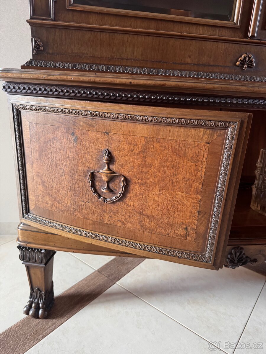 Výkladní skříň vitrína - 7