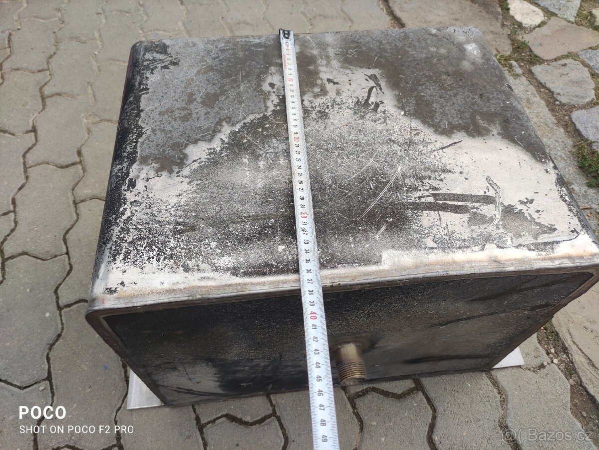 Nerezový zásobník - 7