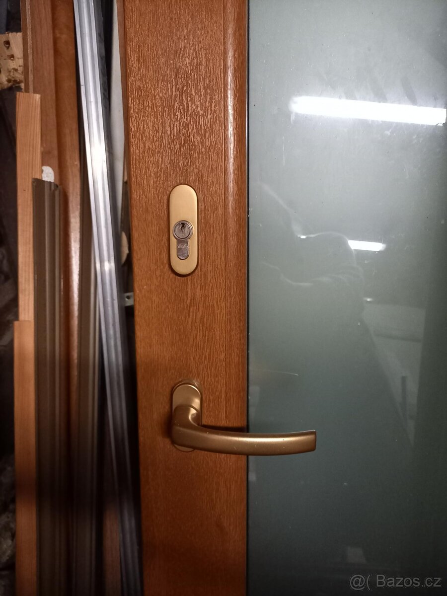 Plastová prosklená stěna s dveřmi - použitá - Rezervováno - 7