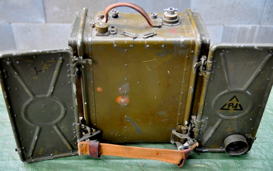 Rádiová stanice R-105 – vojenská vysílačka - 7