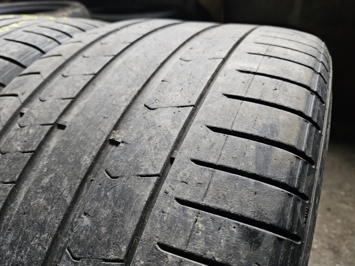 295/30R20 - 7