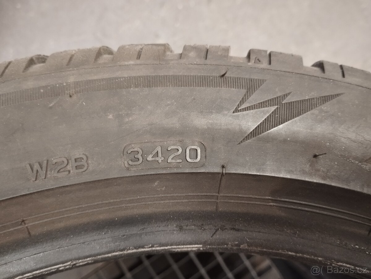 Bridgestone Blizzak 235/45 R18 Zimní - 7