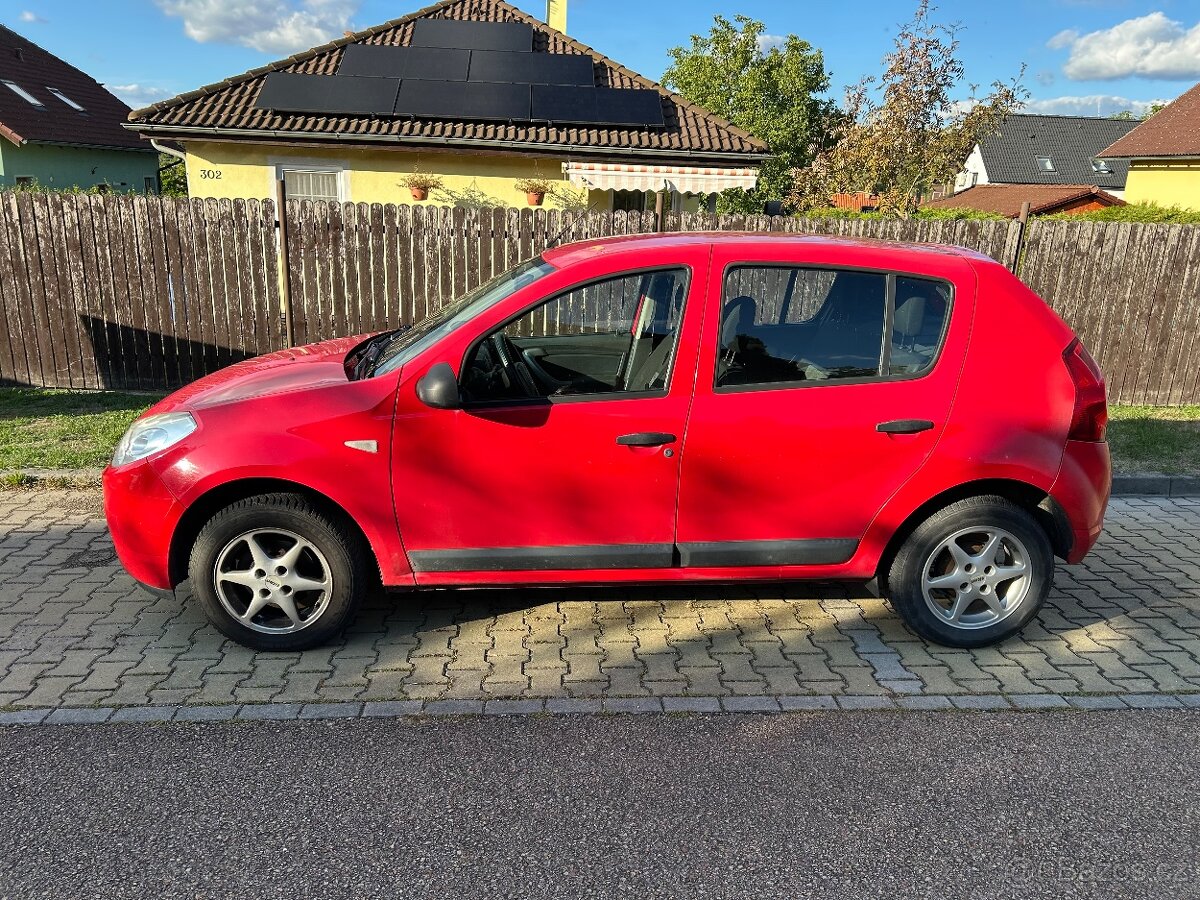 Prodám Dacia Sandero 1.4i benzin - 7