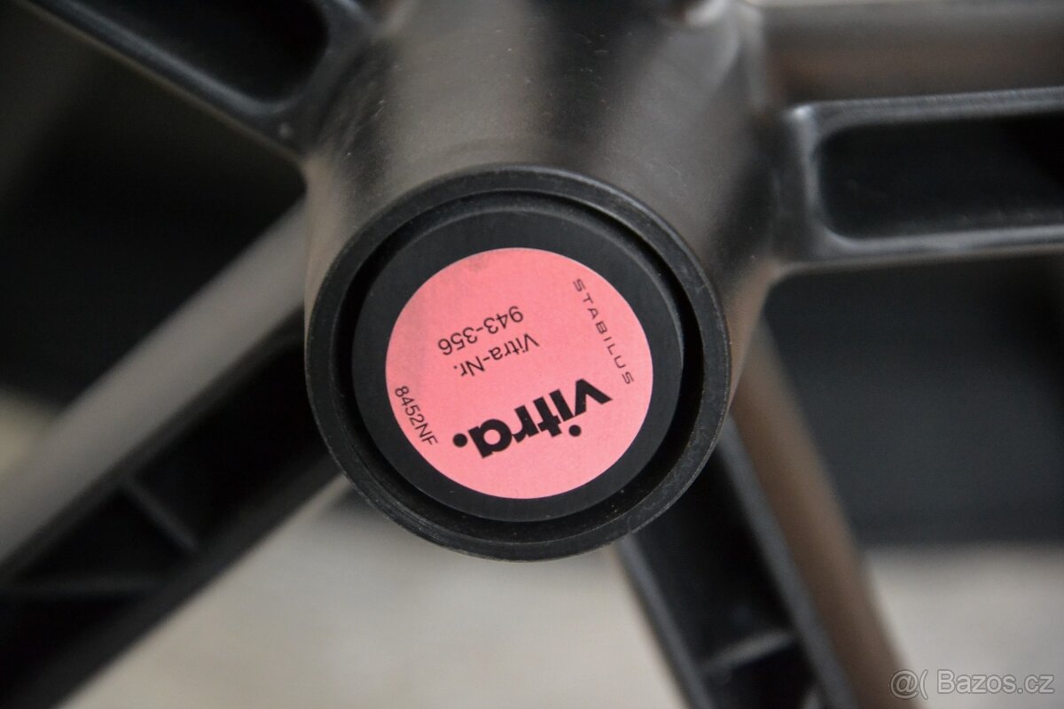 Kancelářská židle - Vitra ID Soft pc 22 500,- - 7