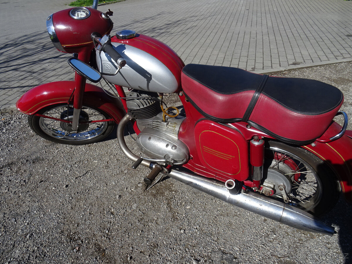 ČZ 125 - 7