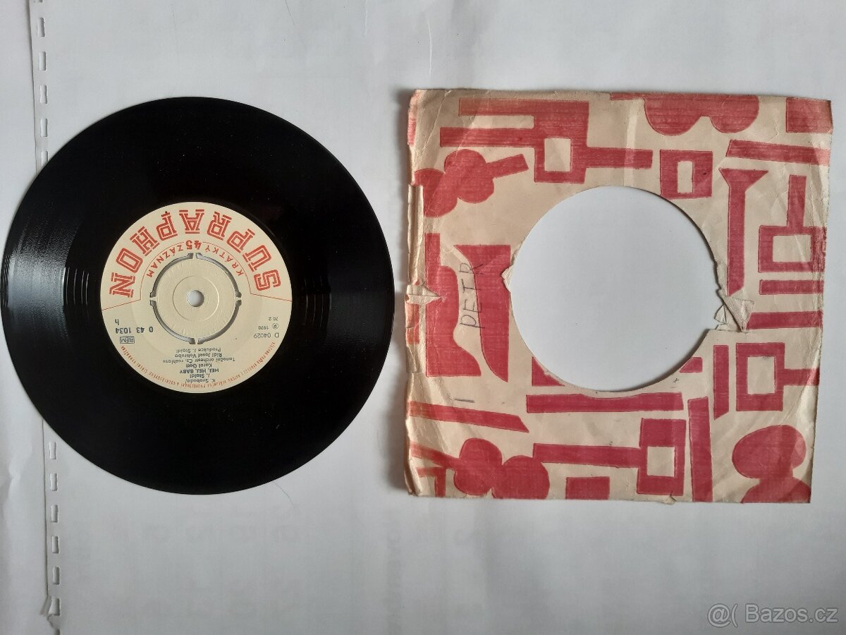 Prodám 35 ks vinylových singlů SP - 7