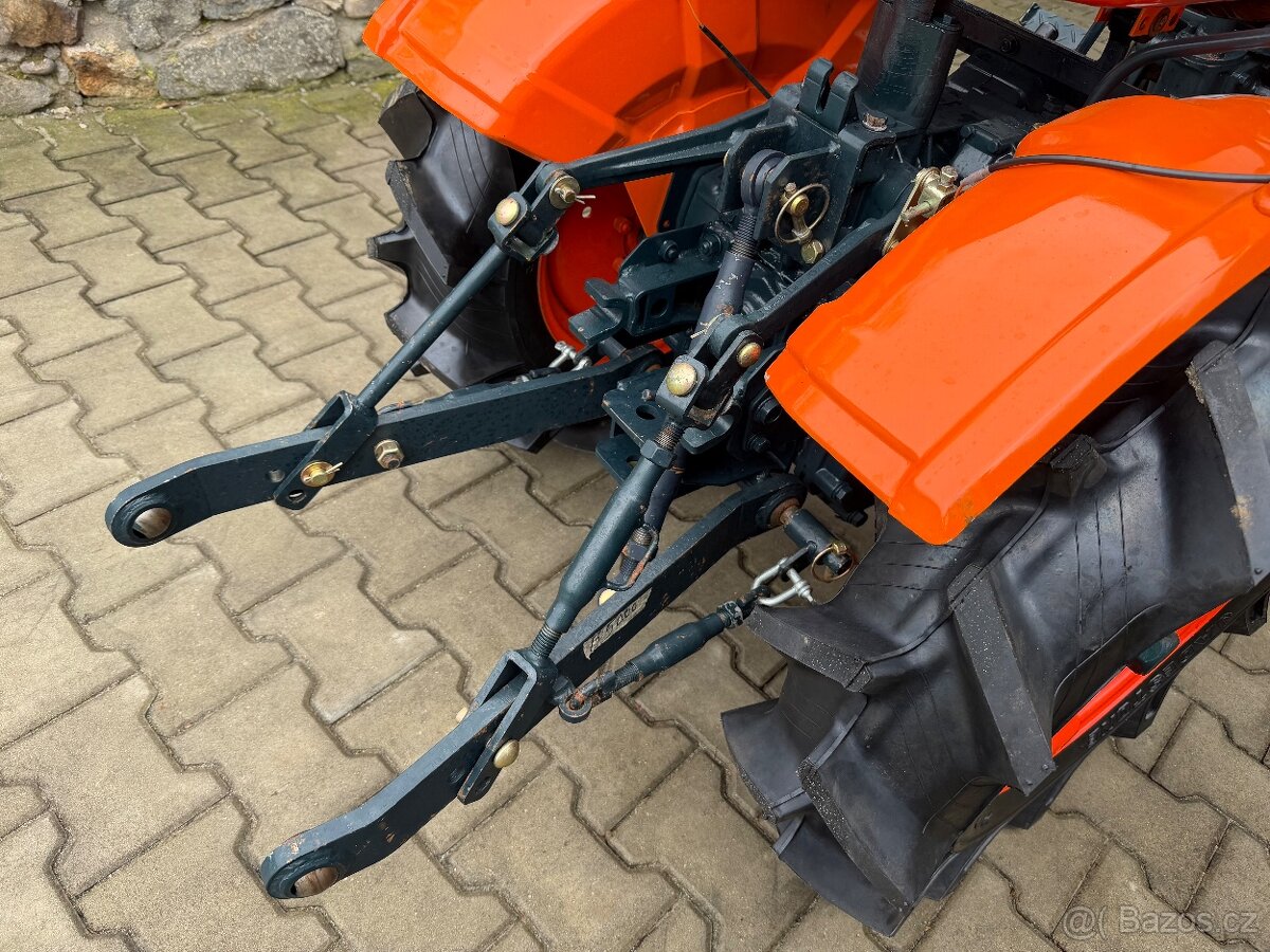 malotraktor Kubota B5000 - 7