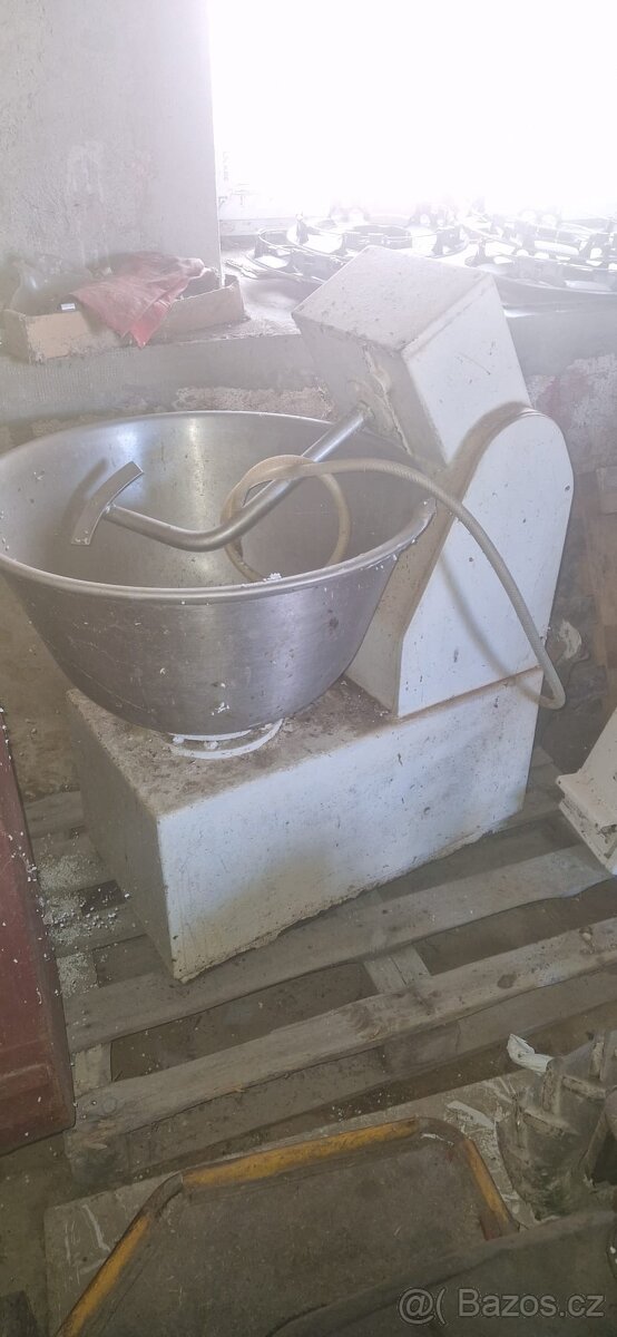 Míchací a hnětací stroj - 7