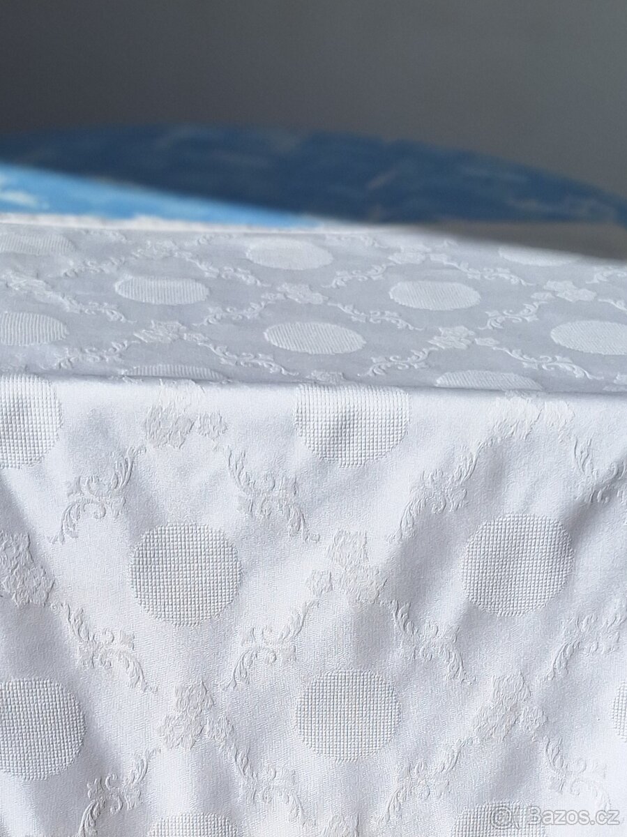 SLAVNOSTNÍ UBRUS vel. 127cm/123cm - 7