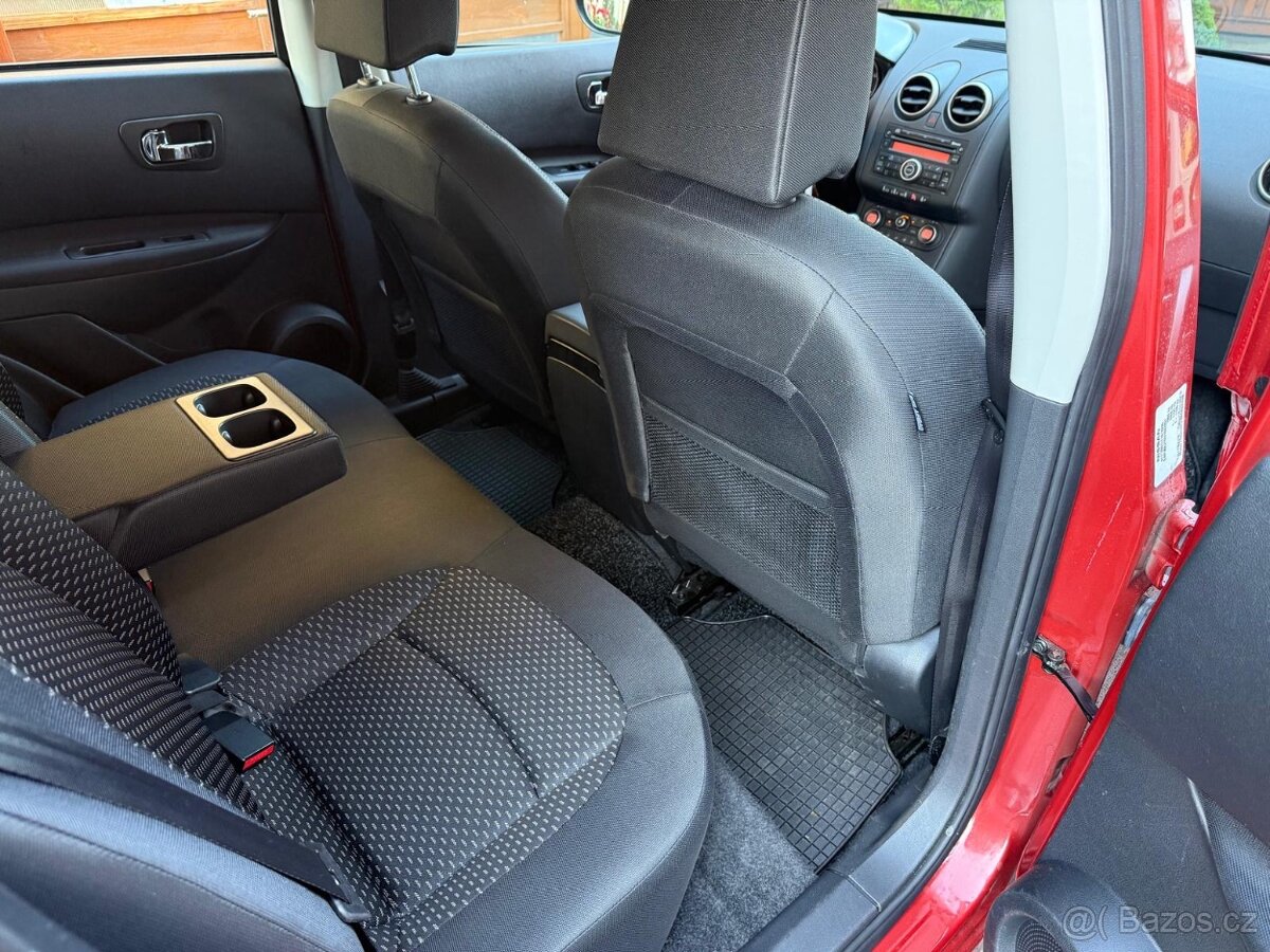 Nissan Qashqai 2,0i - 7