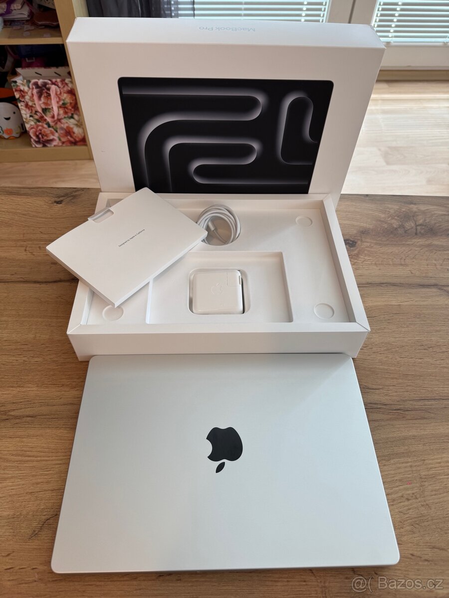 Apple MacBook Pro 14″ M5 — 24 GB / 1 TB SSD - 7