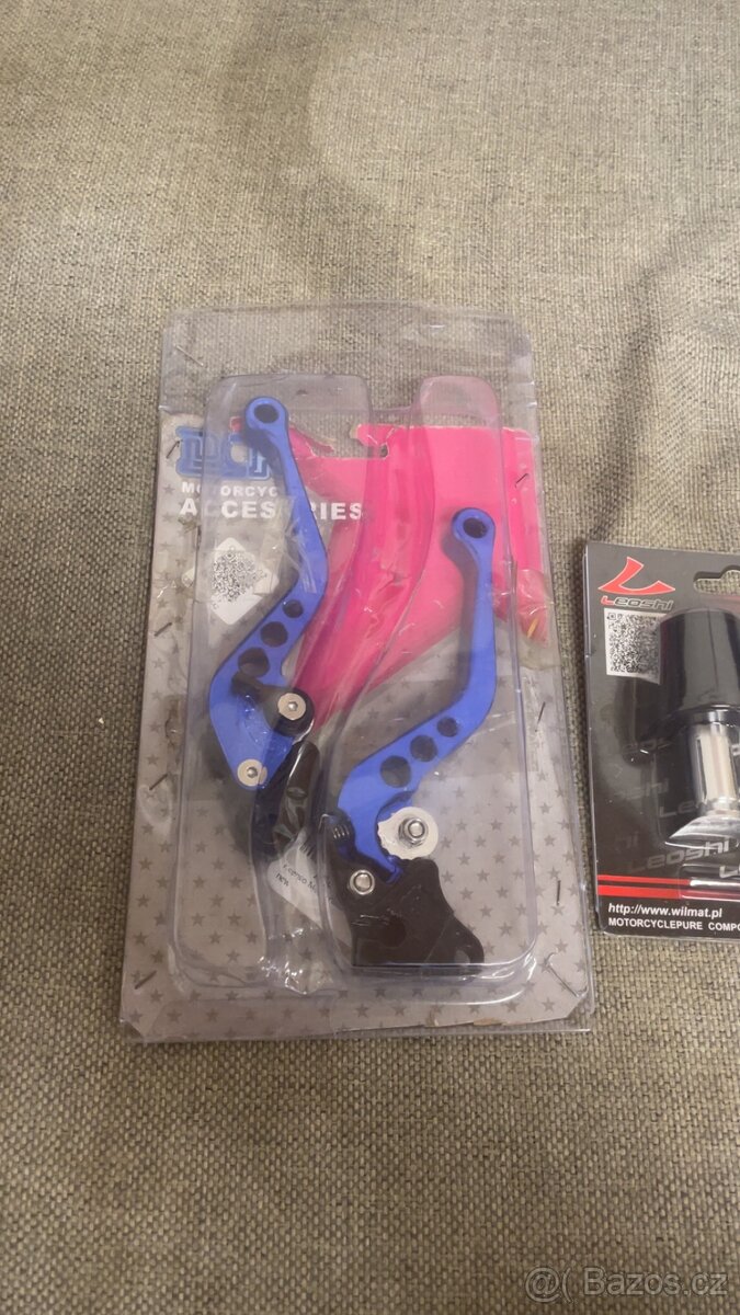 Držák na mobil,závažíčka do řídítek ,páčky - 7