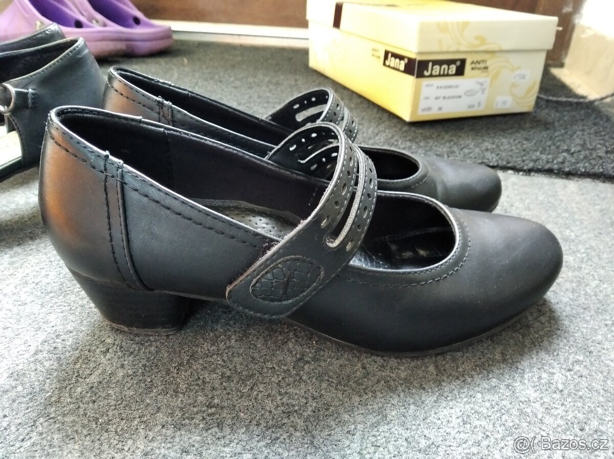 Dvoje krásné lodičky (znJana) vel.38, cena celkem - 7