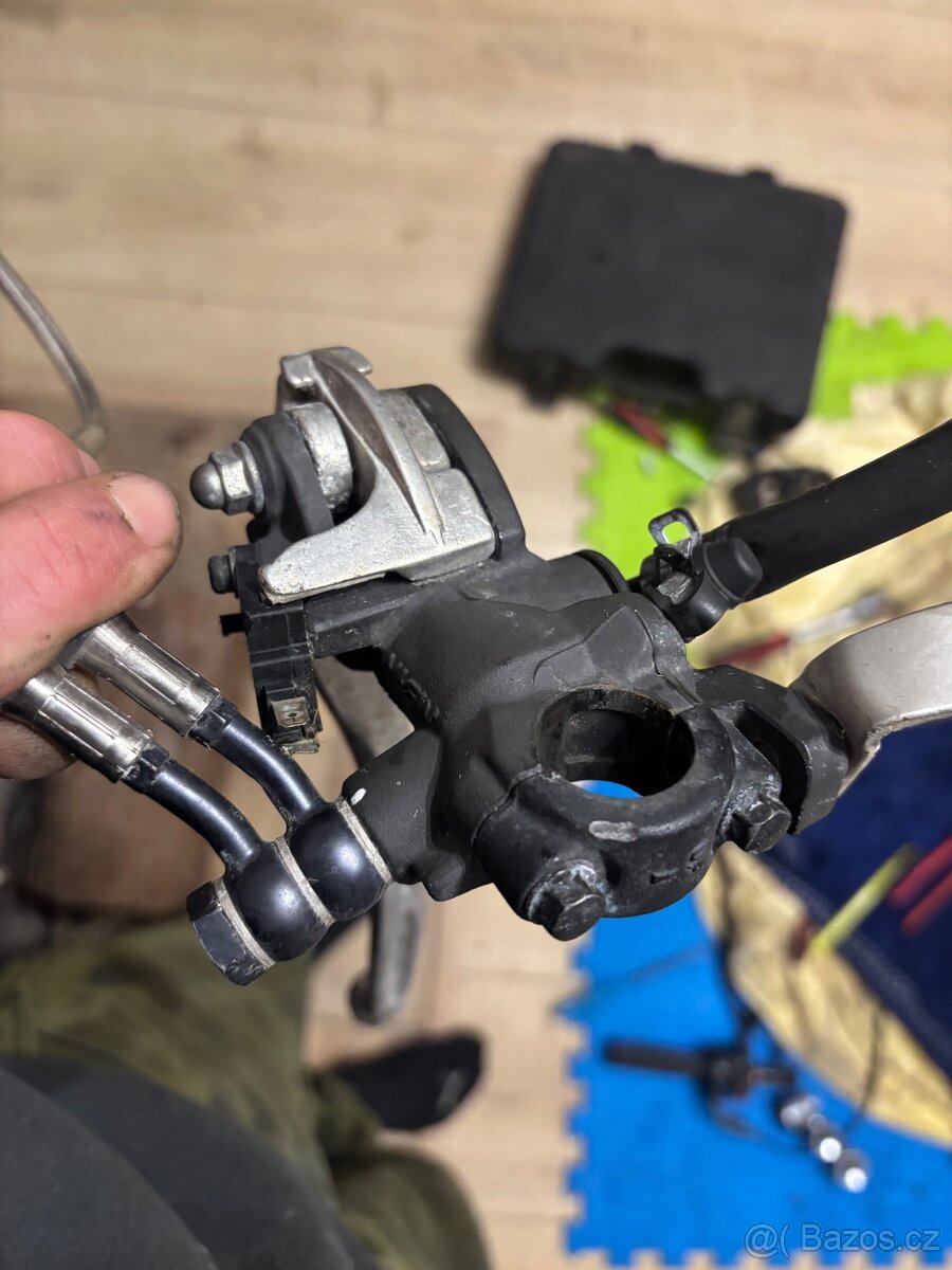 Pancerove hadice pumpa trmeny na Honda CBR 1000RR 08-14 - 7