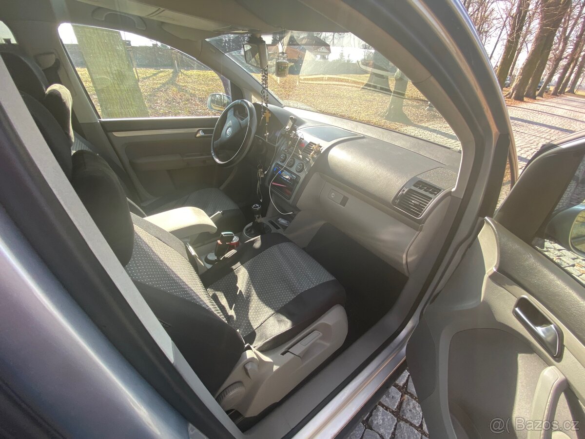 Prodám Volkswagen Touran 1.9TDi - 7