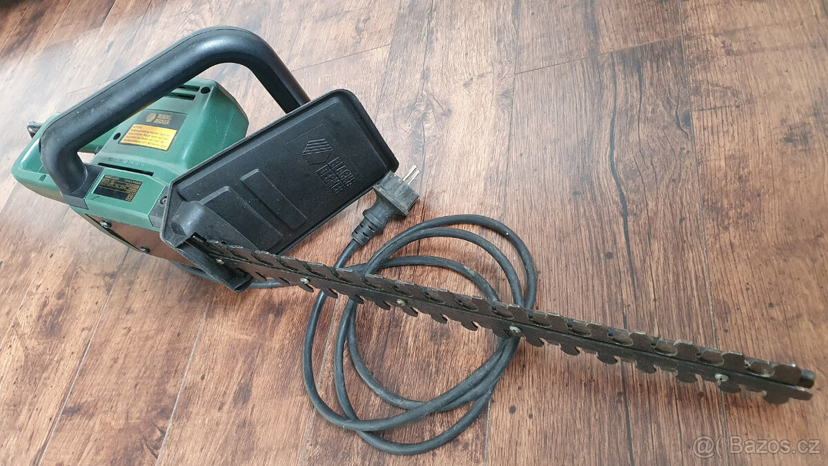 Nůžky na živý plot Black & Decker HT40 - 7