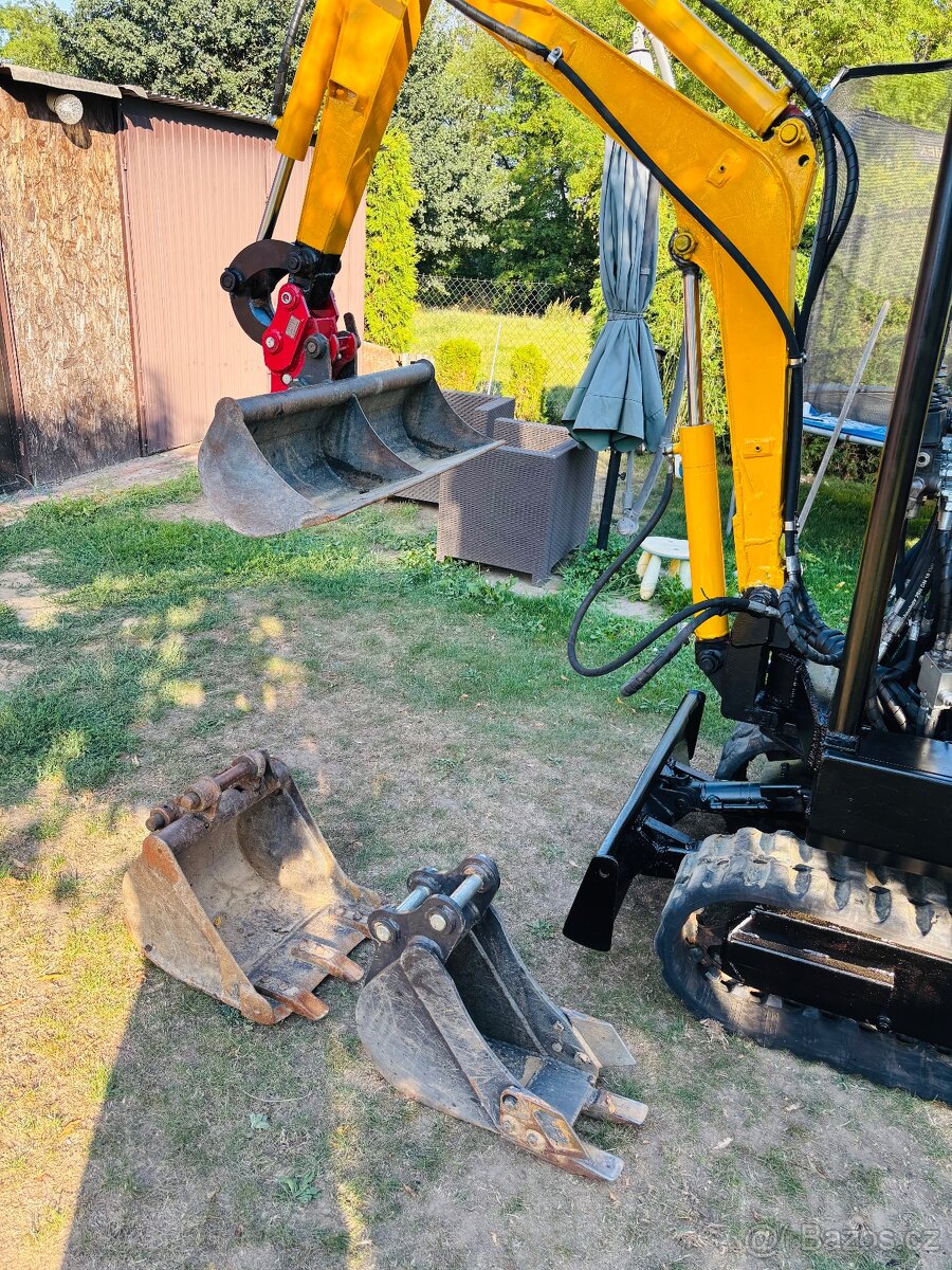 Japonský minibagr Kubota 1.3t - 7