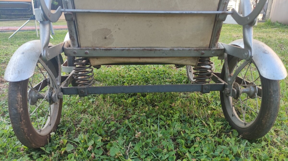 Original starožitný kočárek - 7