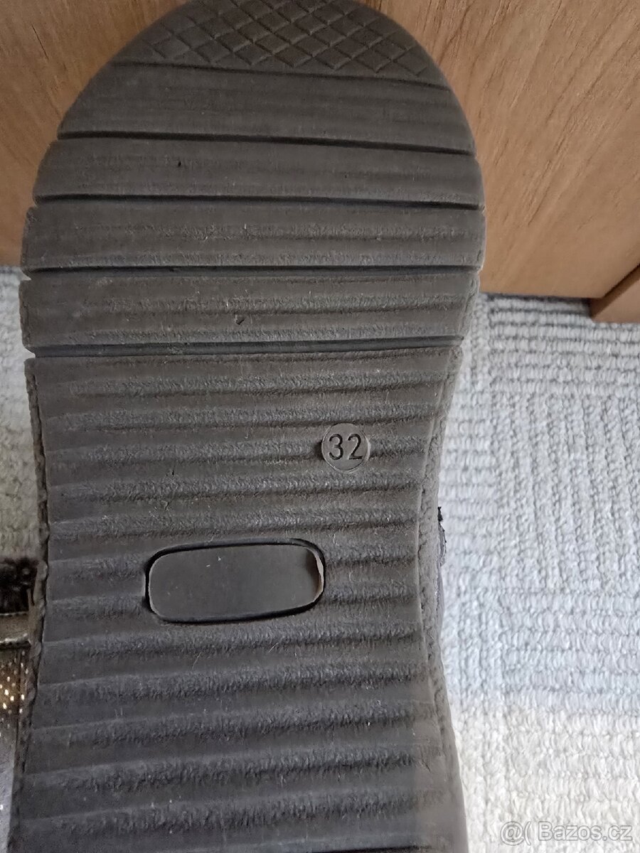 Dívčí zimní boty s kožíškem - 7