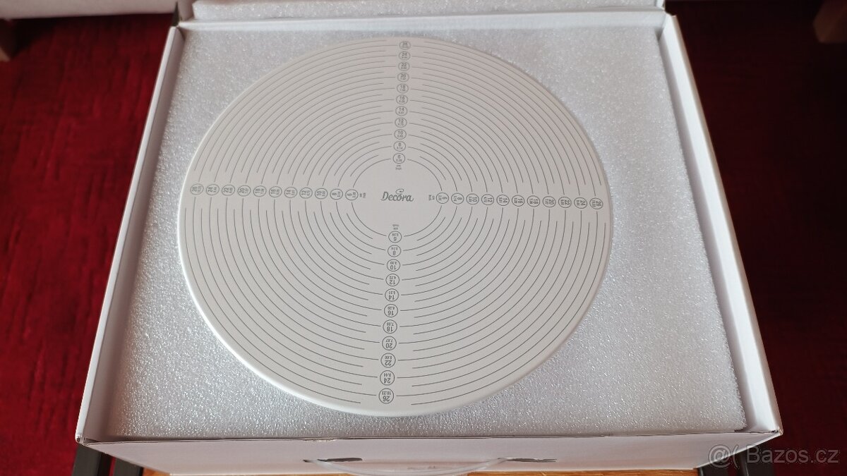 Elektrický otočný stojan na dort - 7