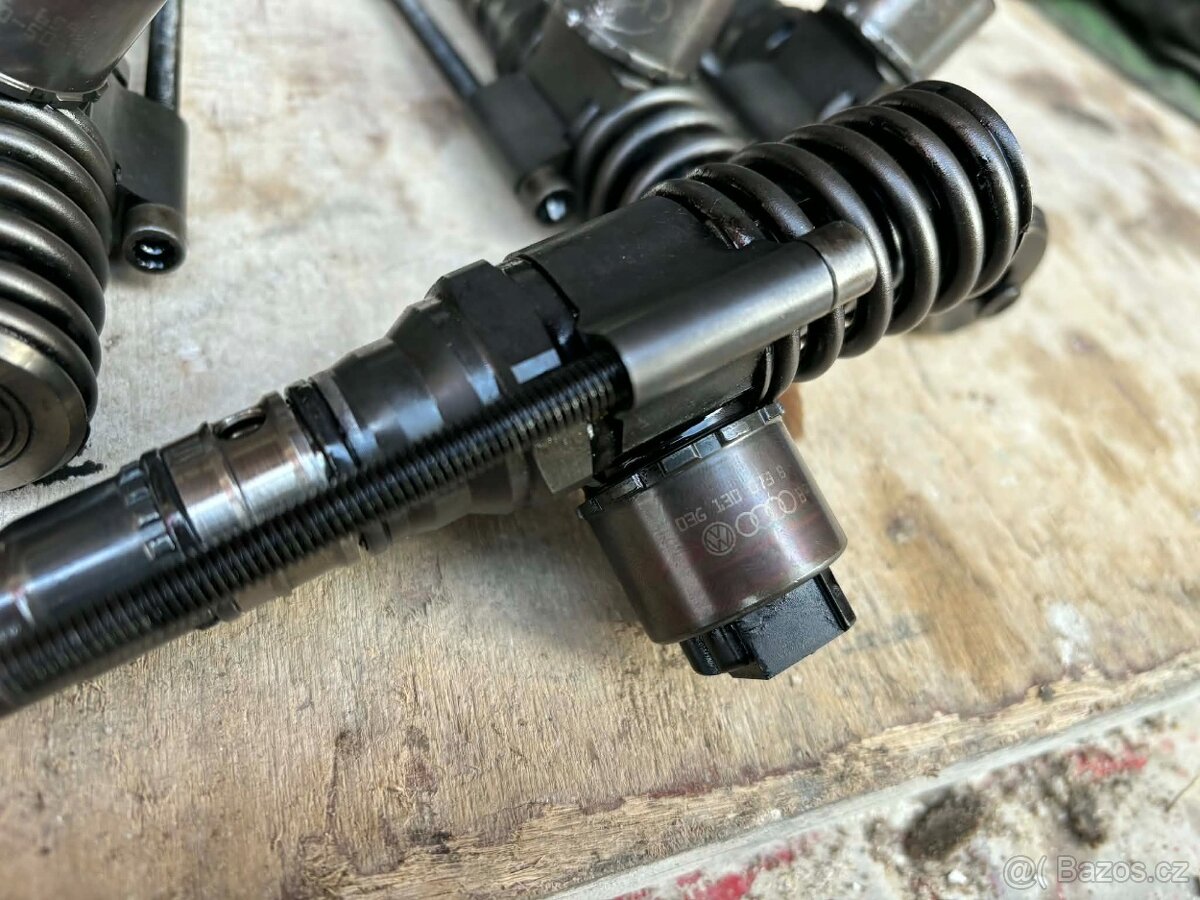 prodám na Motor BKD 2.0tdi 16v vstřiky Bosch - 7