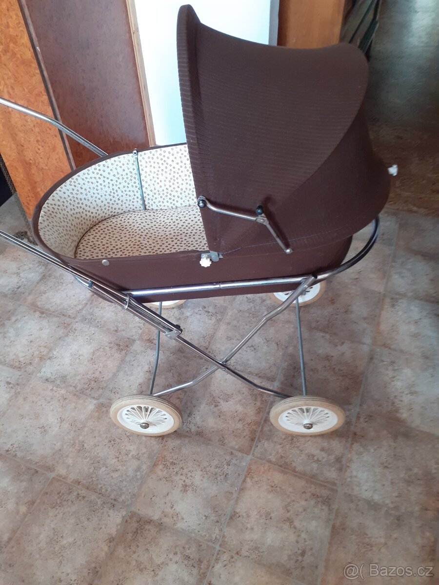 Retro kočárek pro panenky - 7