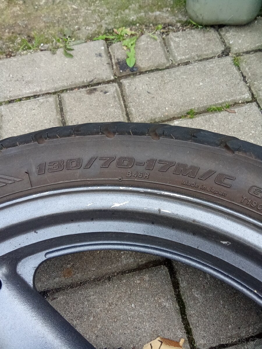 Komplet přední zadní kolo Suzuki GS 500 - 7