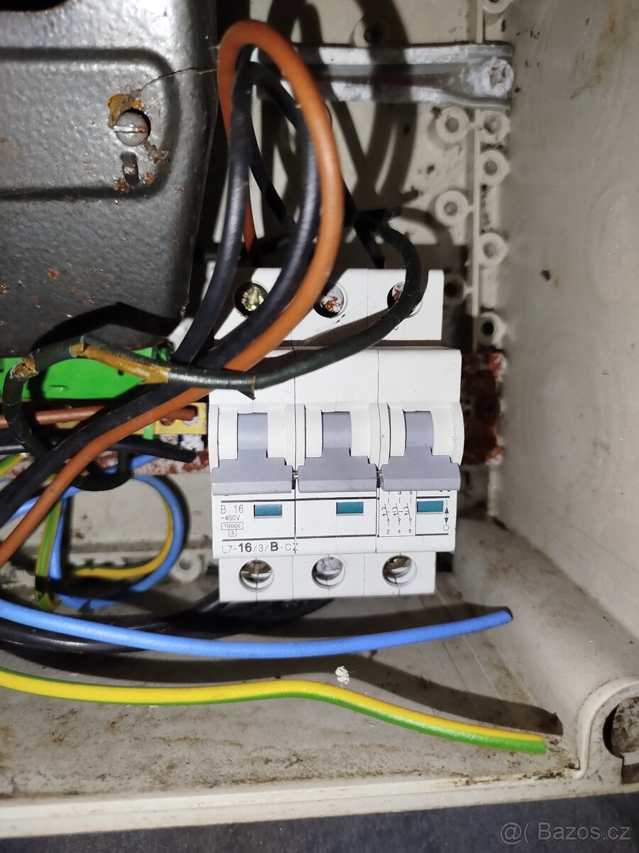 Podružný elektroměr s jističi, do garáže, ... ČB - 7