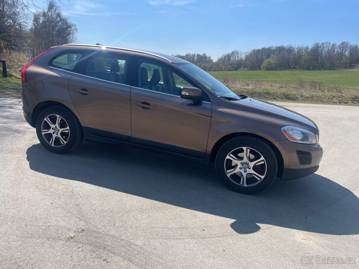 VOLVO XC60 D3 AWD automat 2010 - 7