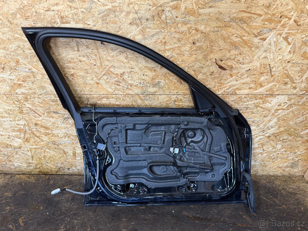 LEVÉ PŘEDNÍ DVEŘE BMW E90/91 SCHWARZ - 7