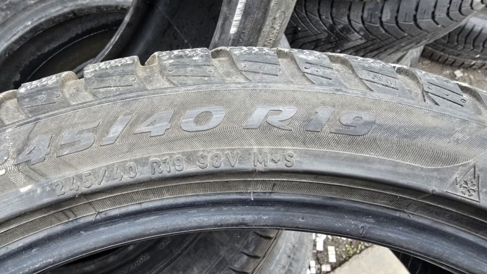 Zimní pneumatika 245/40/19 Pirelli - 7
