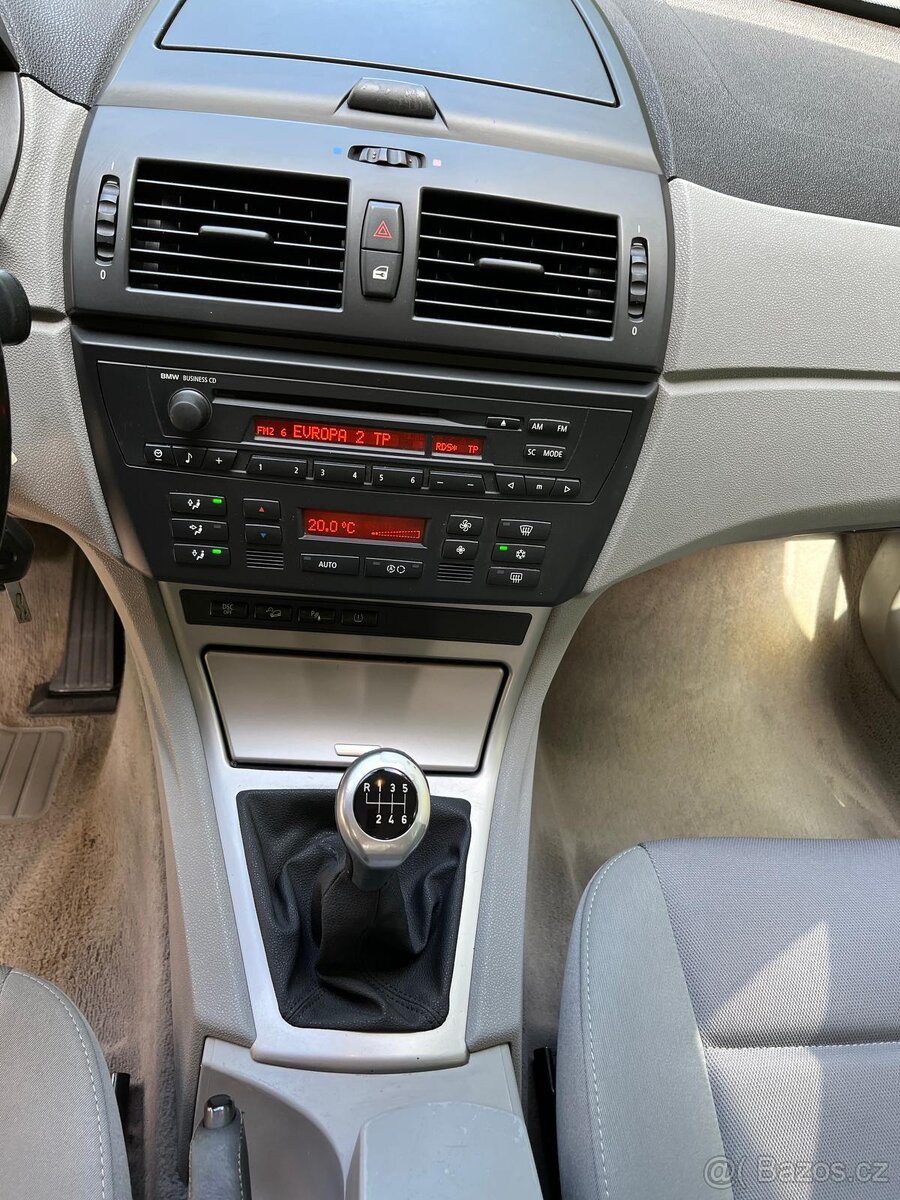 BMW X3 2.0d, 4x4, tažný zařízení - 7