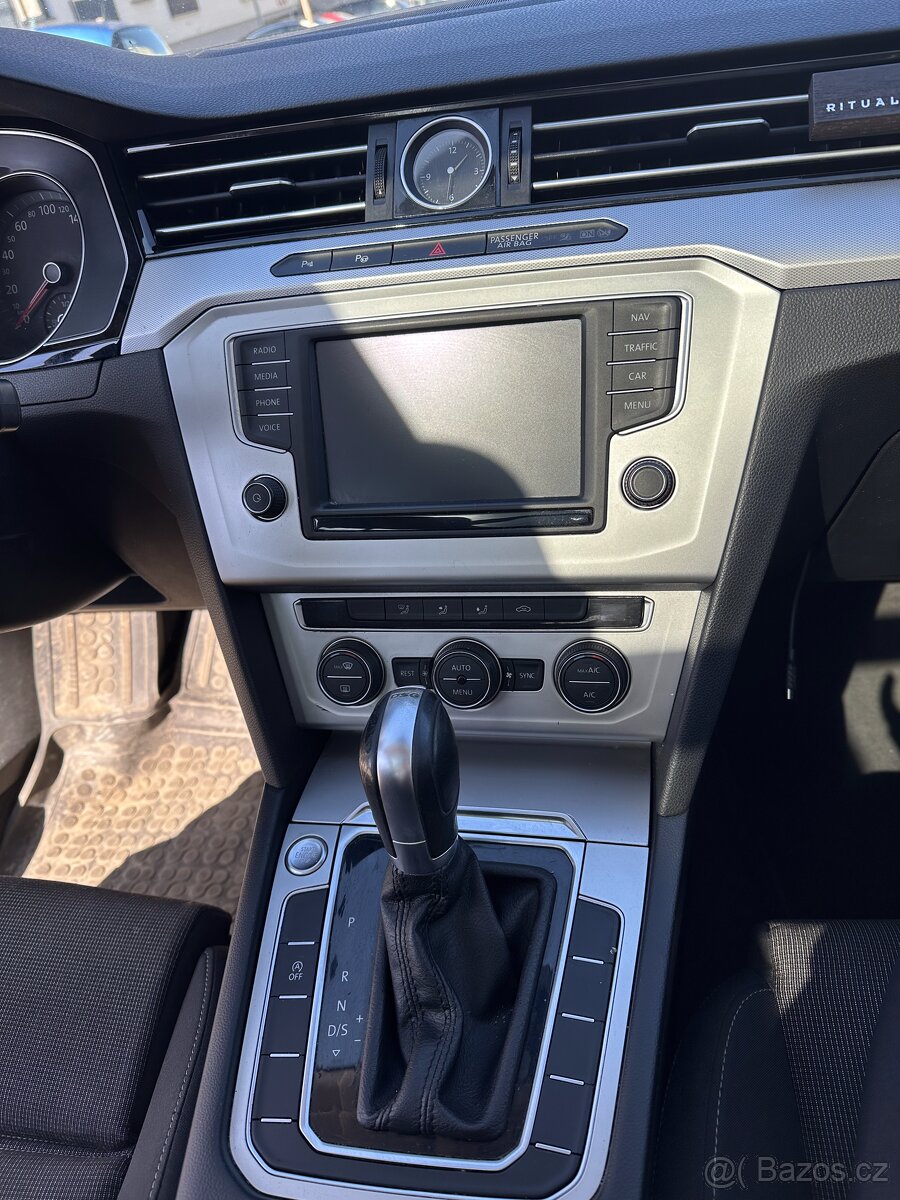 VW Passat B8 Highline Panoramatická střecha, navigace, plná - 7