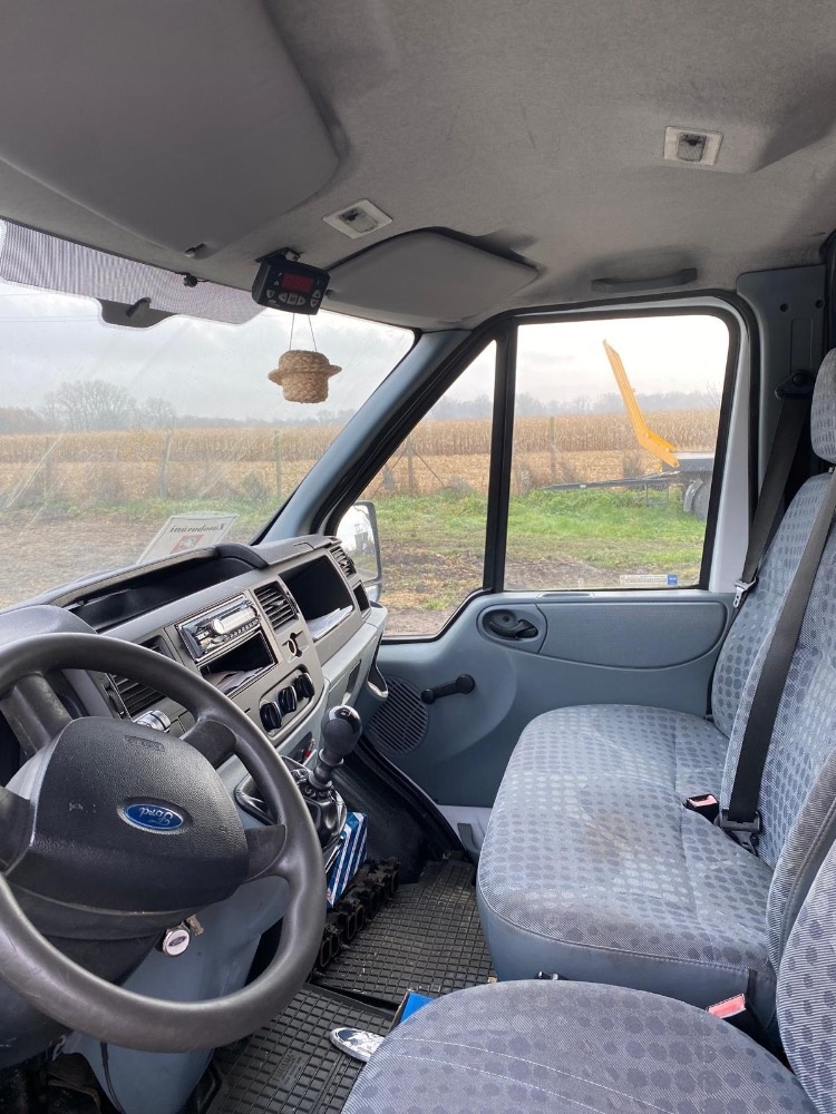 Prodám nákladní automobil skříňový s chladící vestavbou - 7