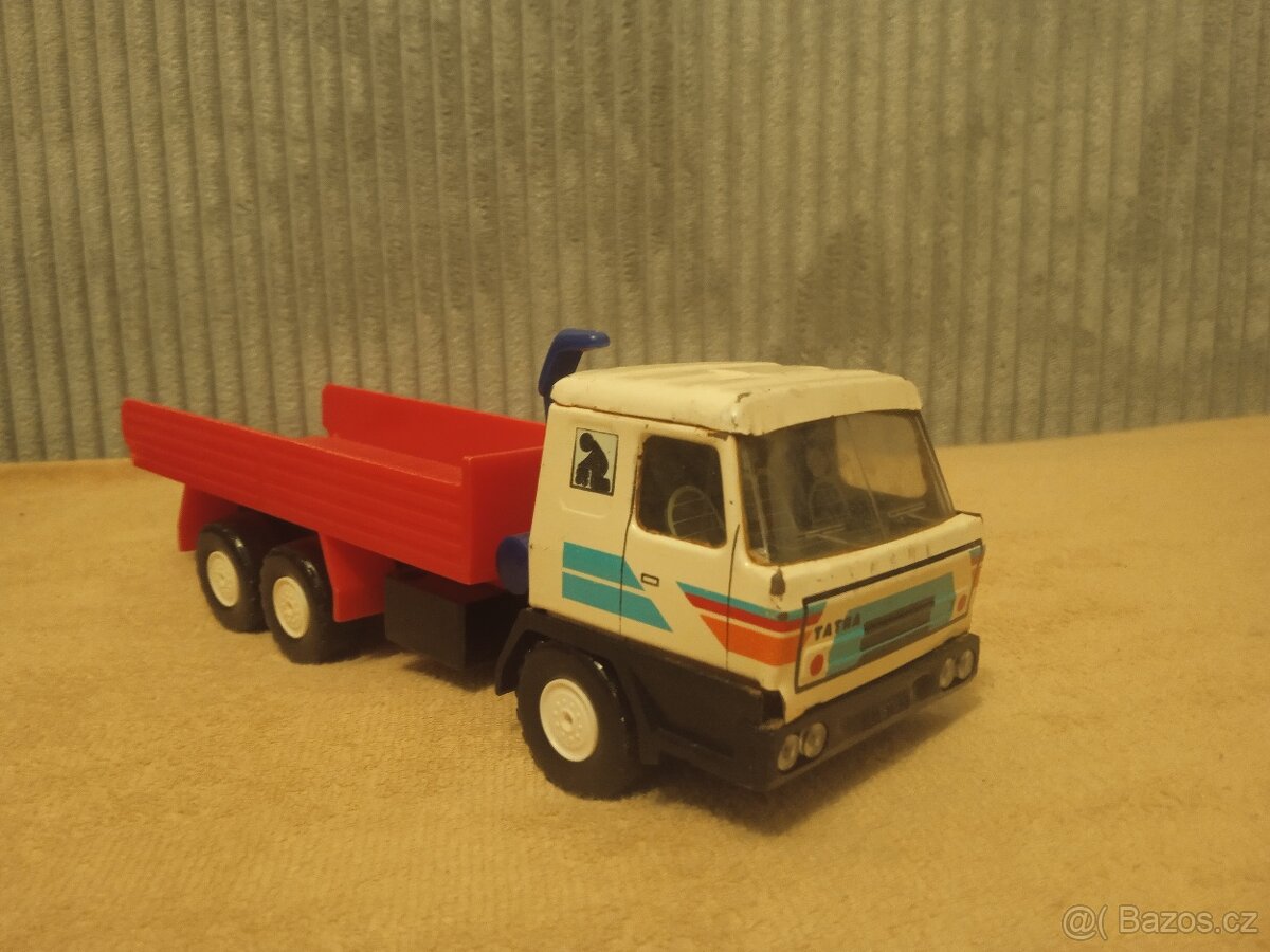 Na prodej plechové modely Tatra GTC. Tatra číslo 504 Kaden - 7