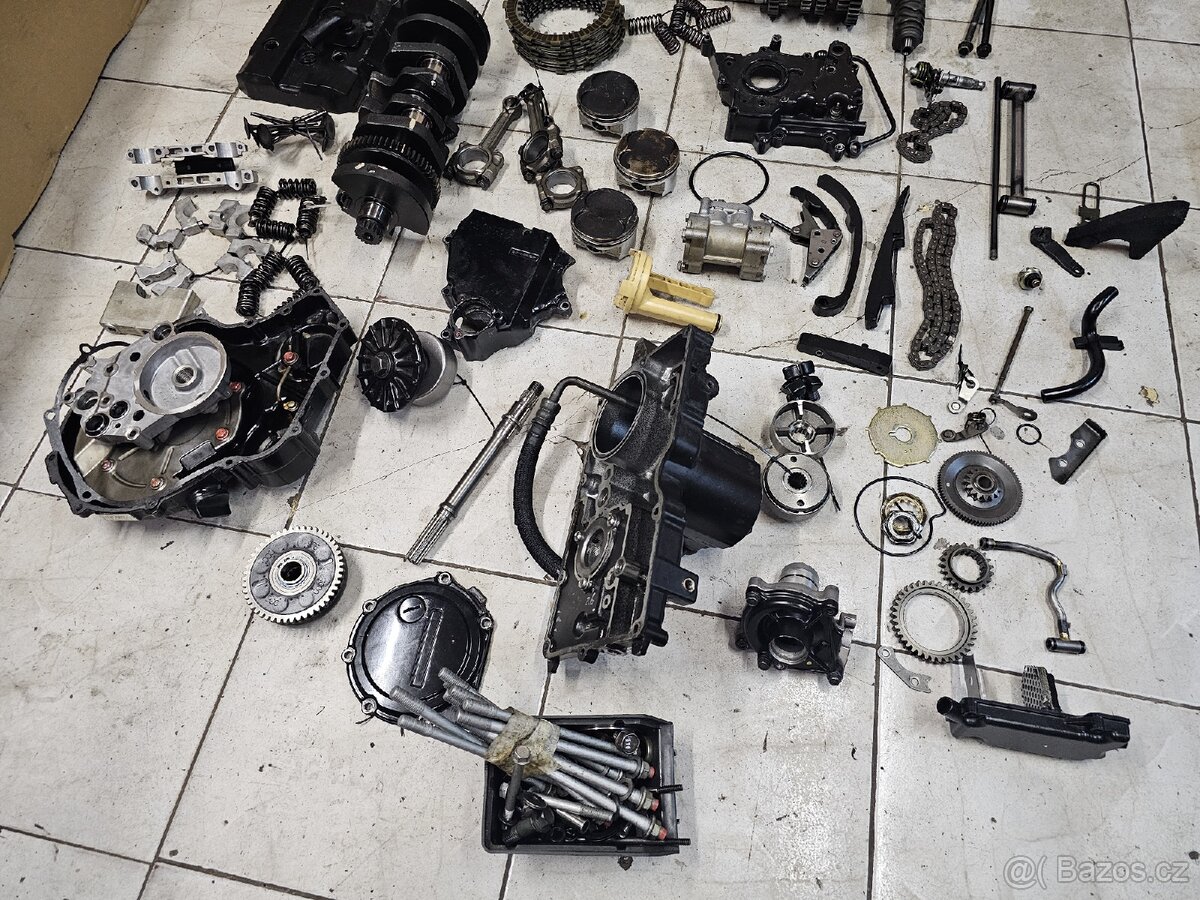 Části motoru Kawasaki ZZR 1200 zzr1200 - 7