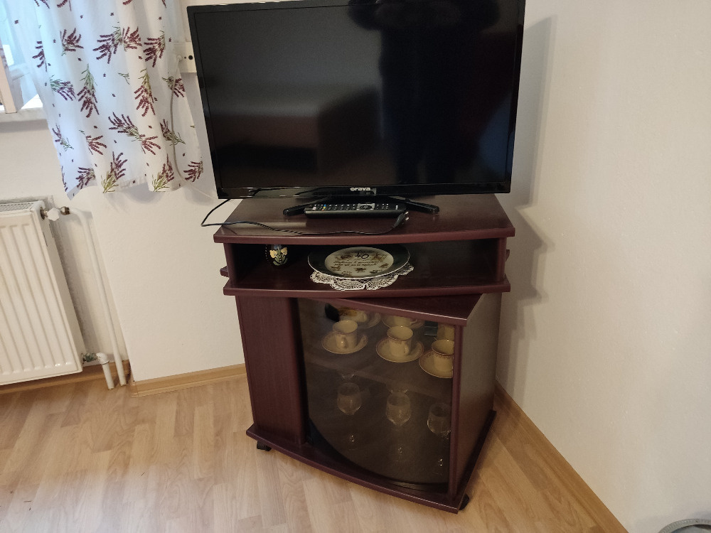 Televizní stolek (skříňka) - 7