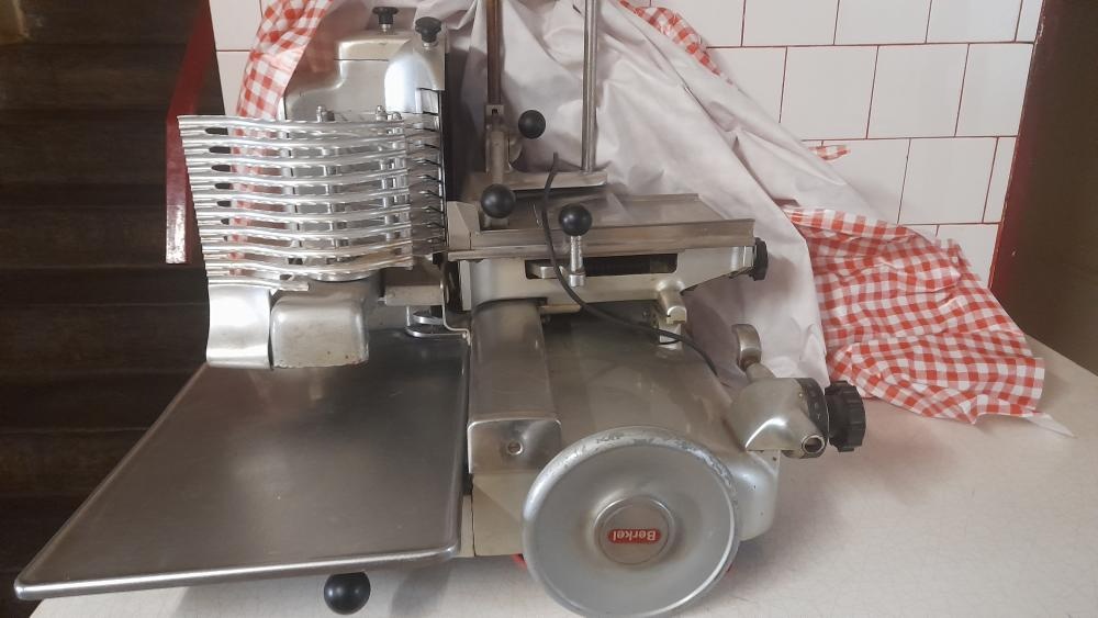 nářezový stroj Berkel - 7