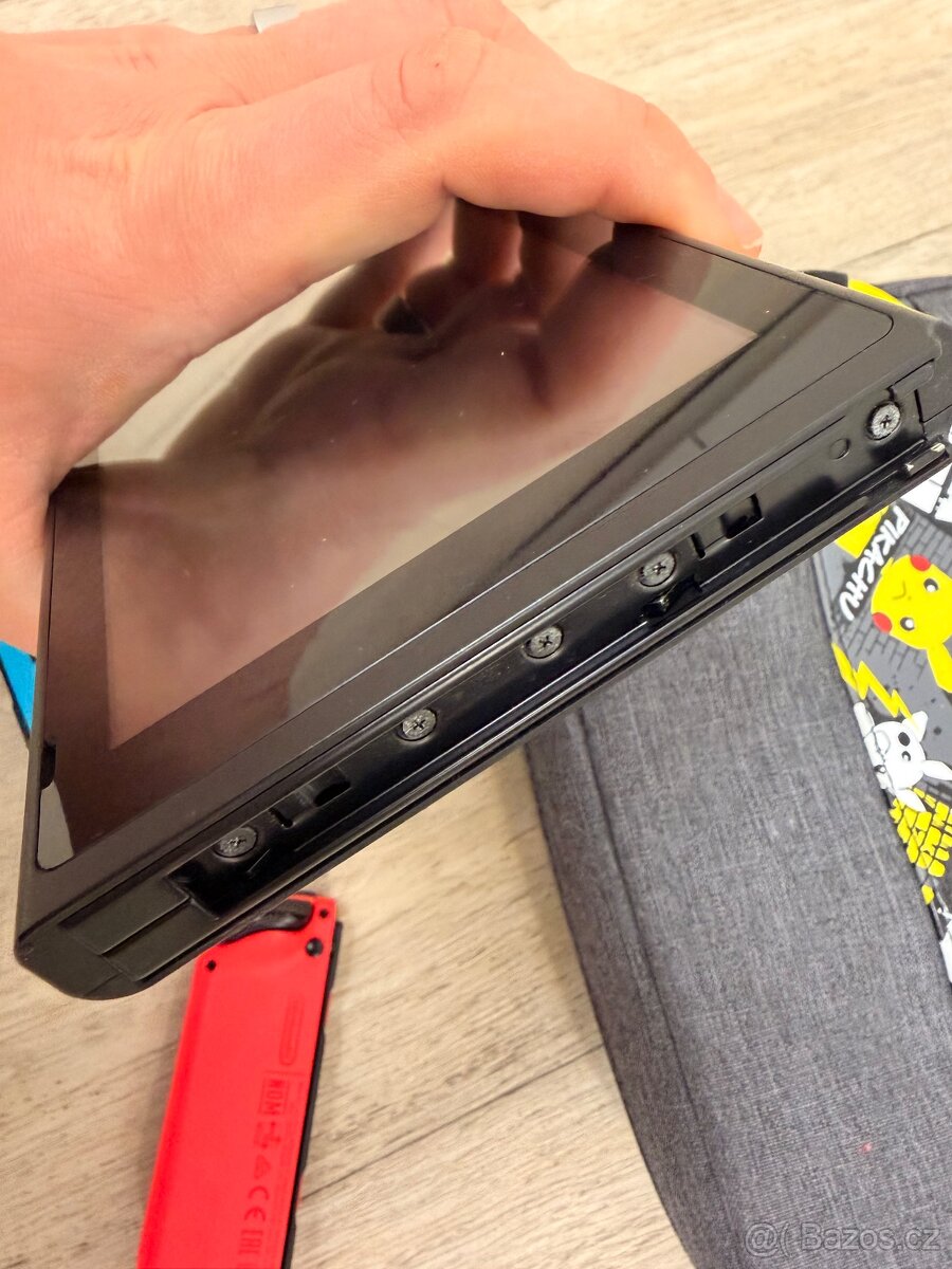 Nintendo Switch verze v2 - 7