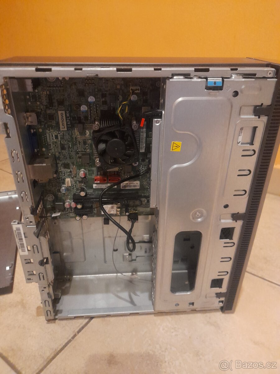 Počítač Lenovo - 7