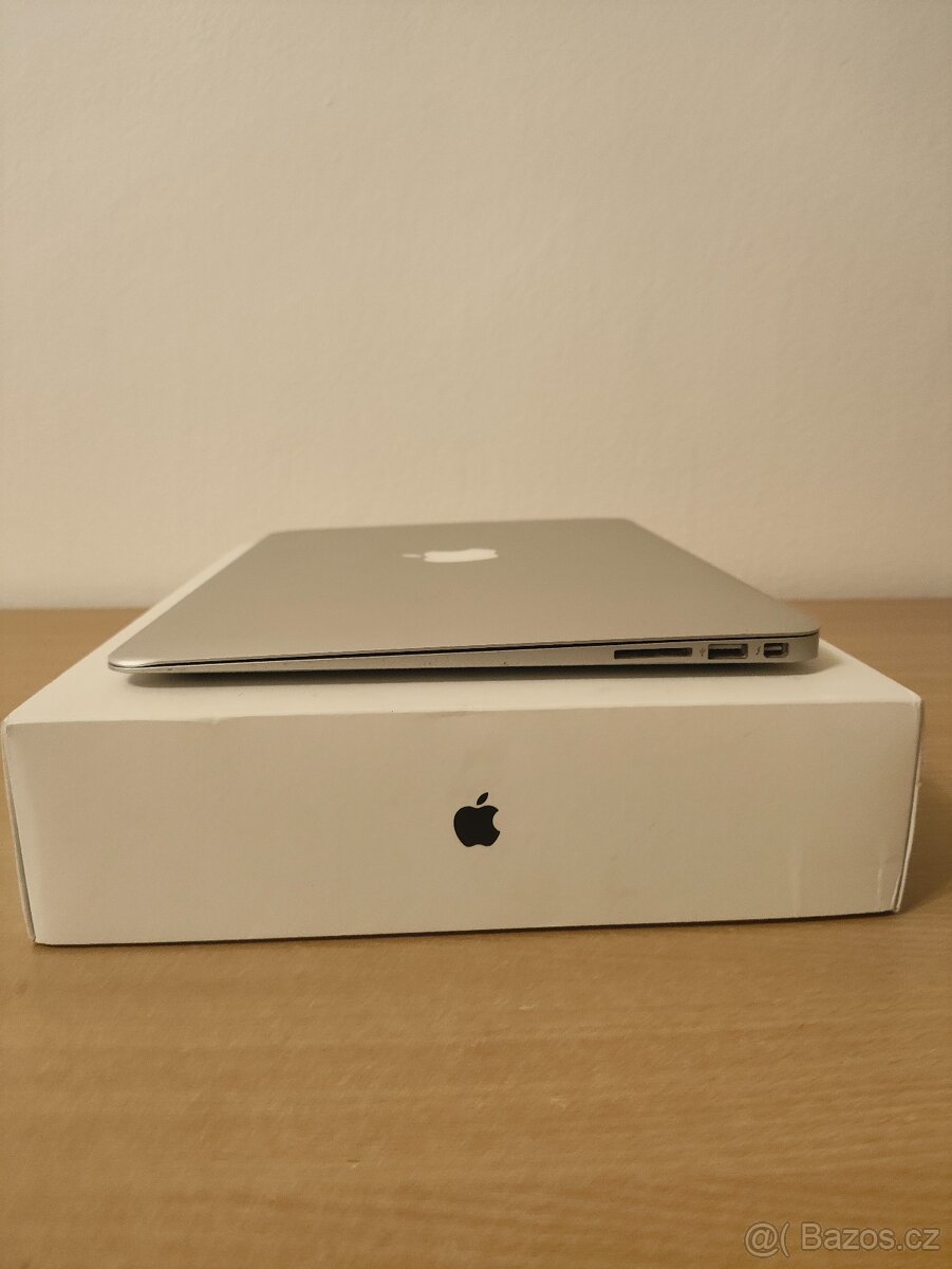 Apple MacBook Air 2015 – i7 | 8GB | 256GB - 7