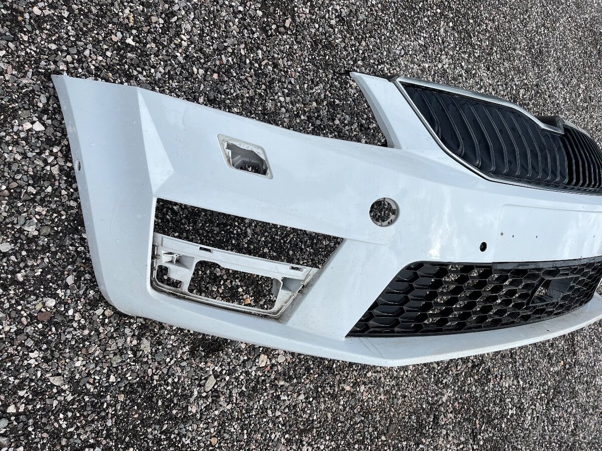 Škoda Octavia 3 RS nárazník - 7