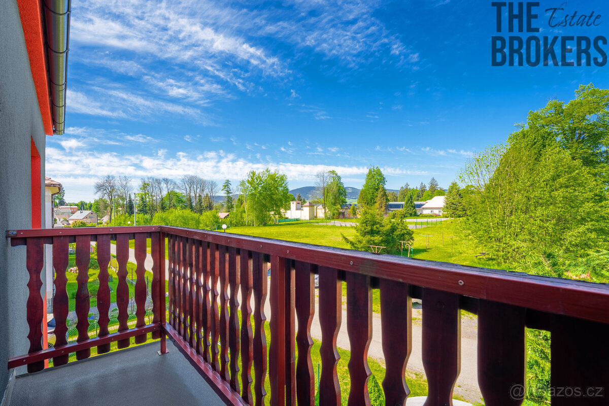 Prodej rodinného domu, celková užitná plocha 187 m², pozemek - 7