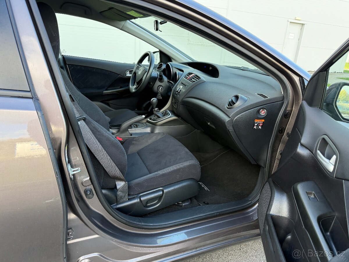 Honda Civic 1.8 i-VTEC 104 kW, jen 116.540 km, rok 2012 - 7