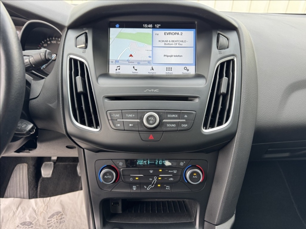 Prodávám Ford Focus 1,5 TDCi 77kW NAVIGACE - 7