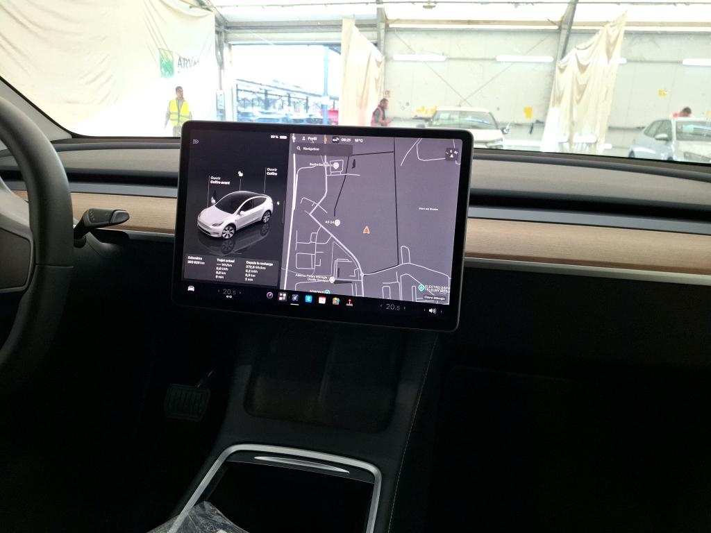 Tesla Model Y AWD Long Range - 1949 - 7