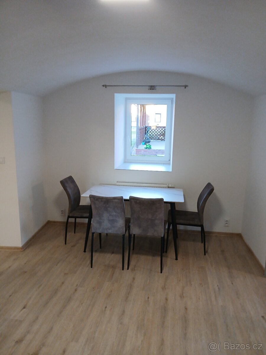 Pronajmu rodinný dům po rekonstrukci - 7