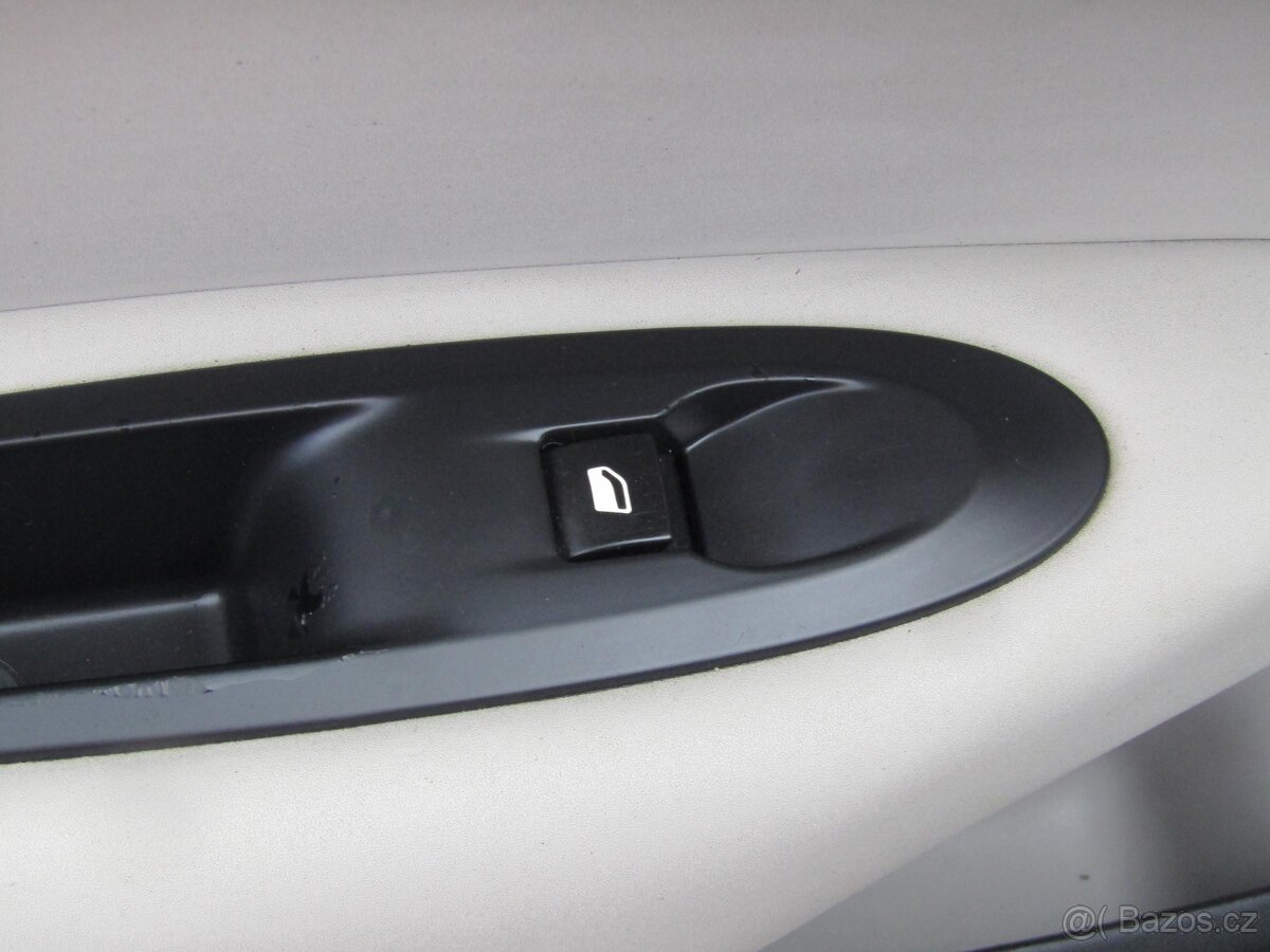 Citroën C4 1.4i , 70 kW benzín, 2011 - 7