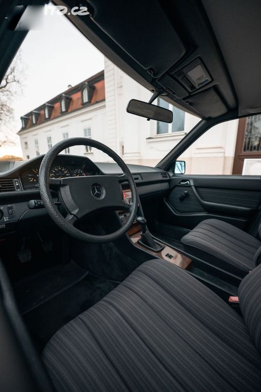 MERCEDES-BENZ 124 97KW - 7
