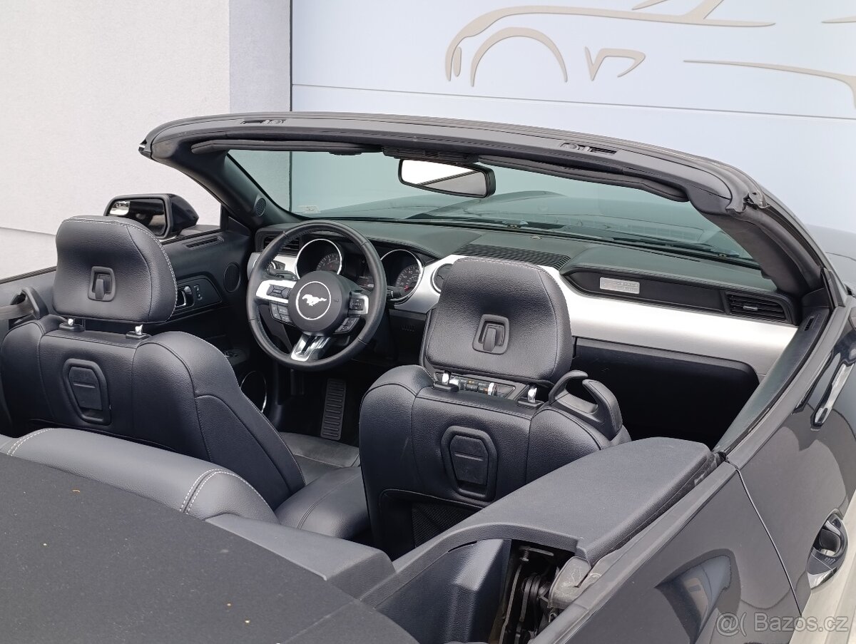 FORD MUSTANG 2.3 ECOBOOST CONVERTIBLE - 7